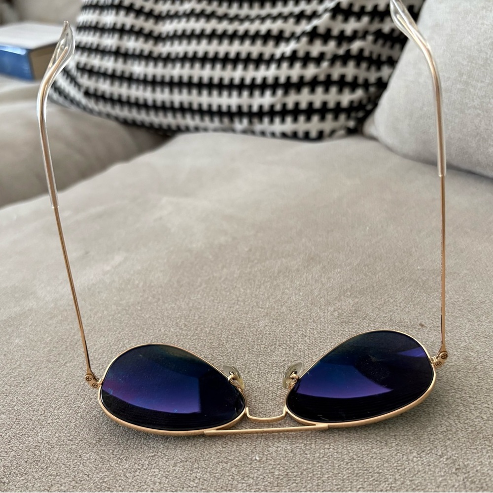 Ray-Ban Aviator Sunglasses - Gold Frames with Black Lenses - Unisex - Picture 4 of 9